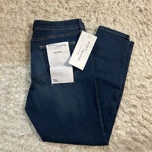 Daily Ritual Skinny Jeans.  32 Short